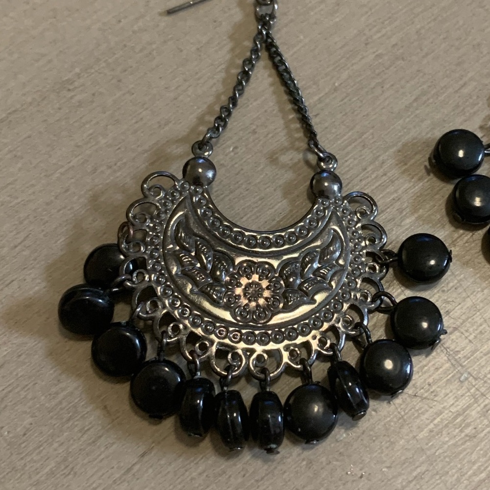 Fan style black earrings, large statements - Picture 3 of 5